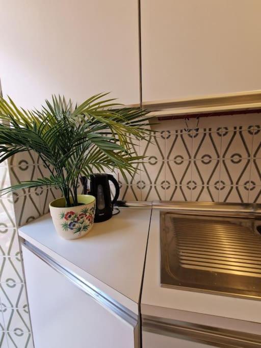 Silver Sands Finale Ligure - Traditional Apartment - 4 Beds & Terrace By The Beach Екстериор снимка